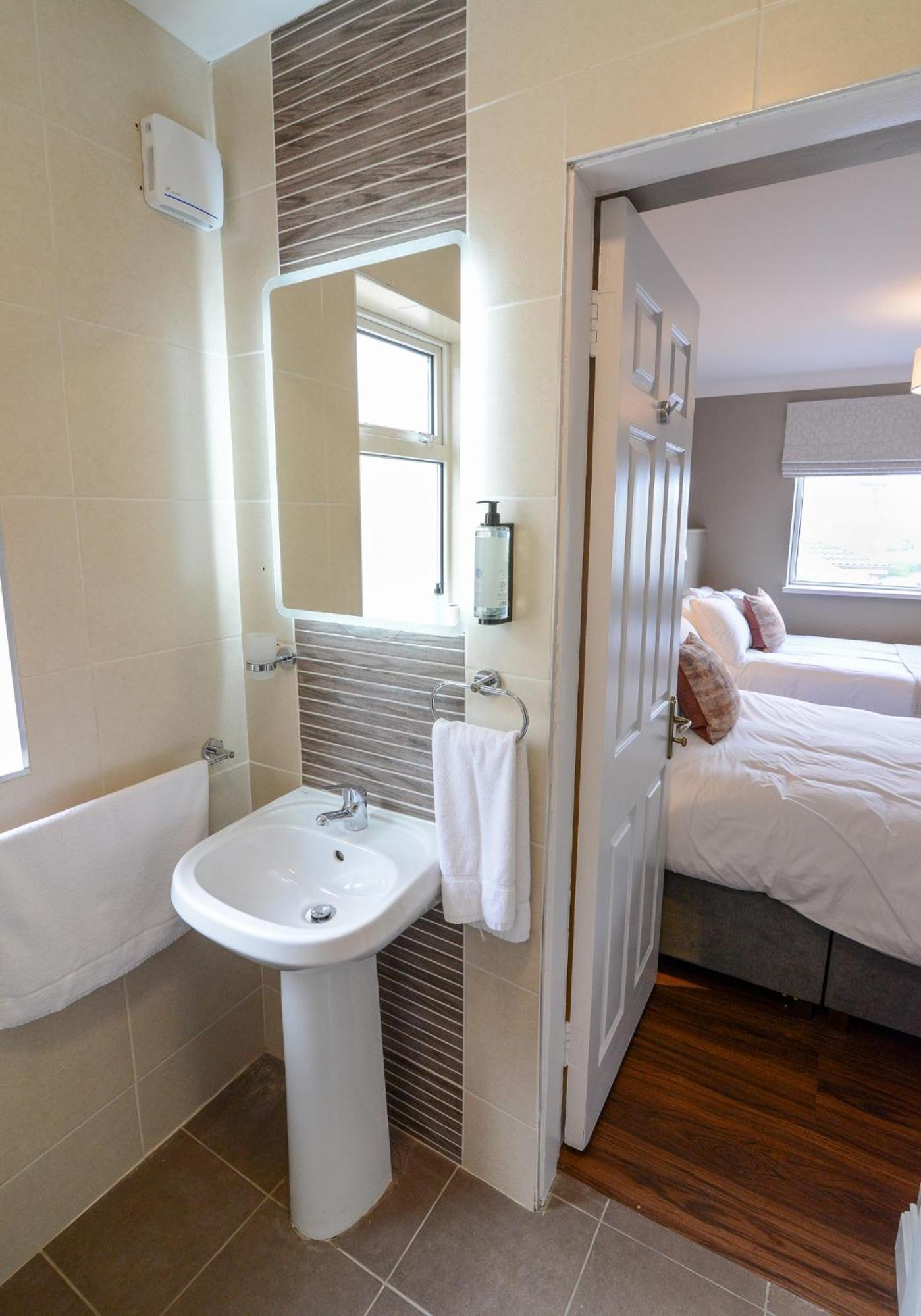 Urban Nest Townhouse Bed & Breakfast Galway Dış mekan fotoğraf