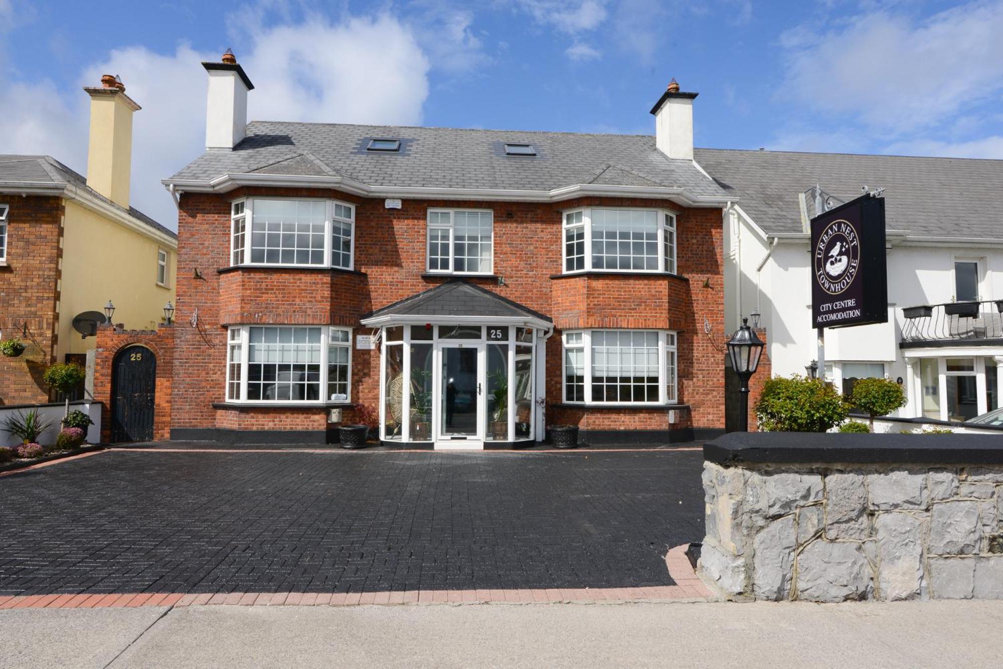 Urban Nest Townhouse Bed & Breakfast Galway Dış mekan fotoğraf