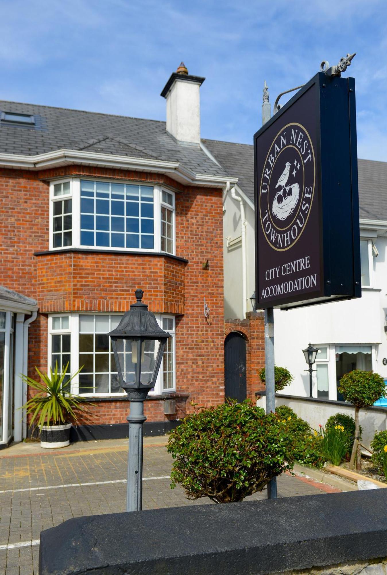 Urban Nest Townhouse Bed & Breakfast Galway Dış mekan fotoğraf
