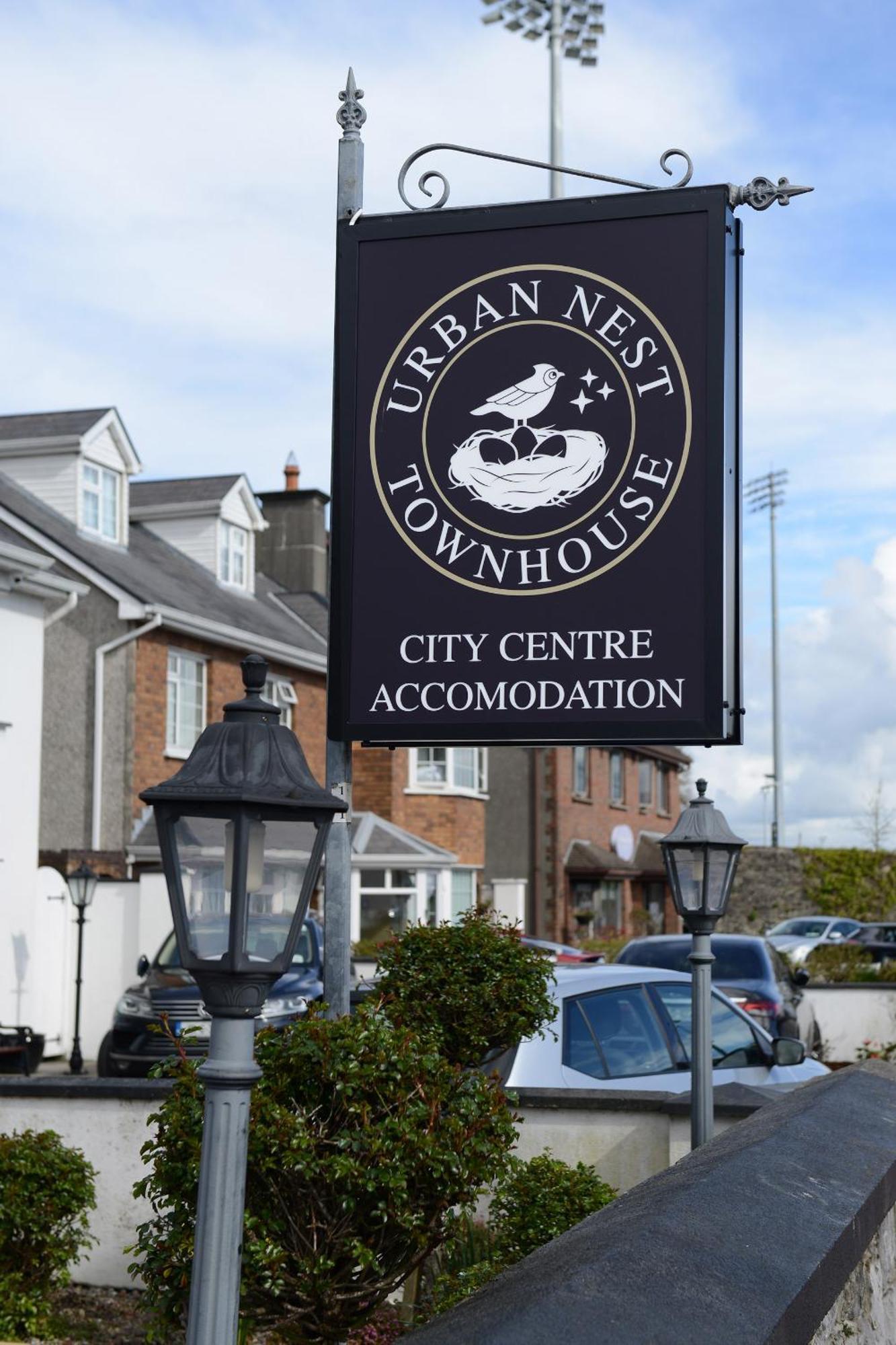 Urban Nest Townhouse Bed & Breakfast Galway Dış mekan fotoğraf